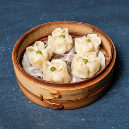 Shumai al vapore con piselli